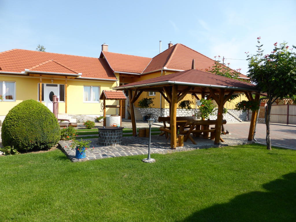 Napfény Apartman és Vendégház Egerszalók Esterno foto