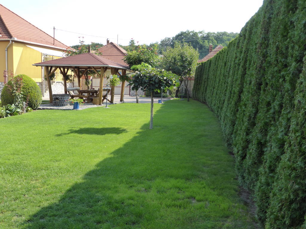 Napfény Apartman és Vendégház Egerszalók Esterno foto