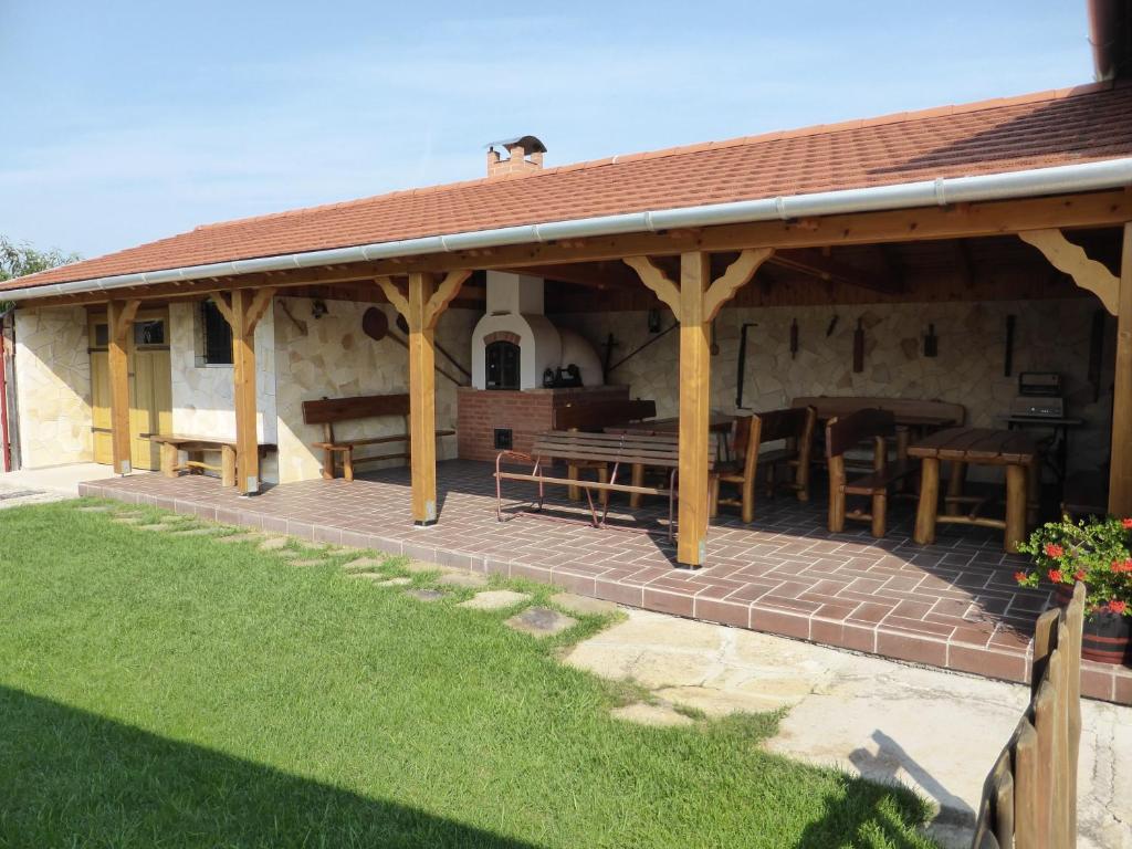 Napfény Apartman és Vendégház Egerszalók Esterno foto