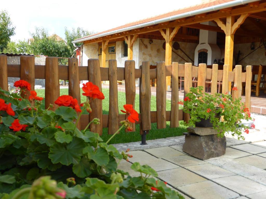 Napfény Apartman és Vendégház Egerszalók Esterno foto