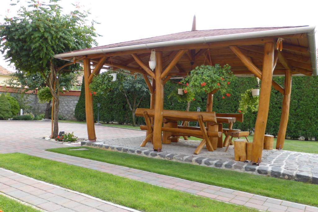 Napfény Apartman és Vendégház Egerszalók Esterno foto