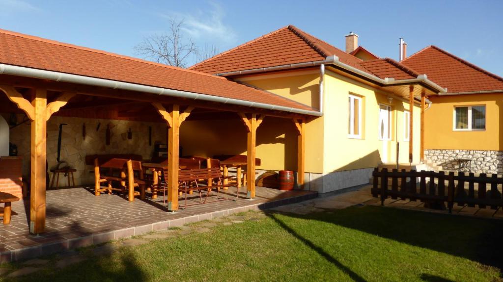Napfény Apartman és Vendégház Egerszalók Esterno foto