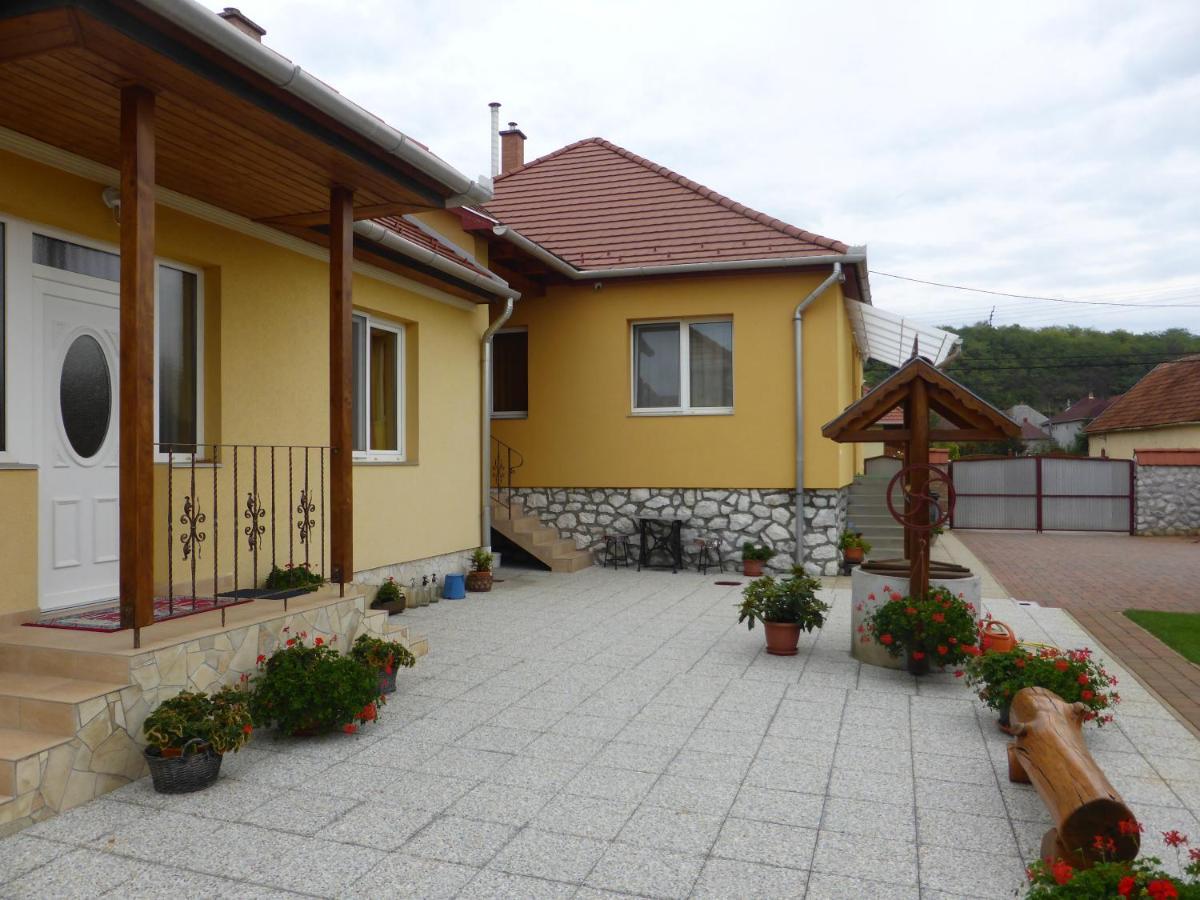 Napfény Apartman és Vendégház Egerszalók Esterno foto