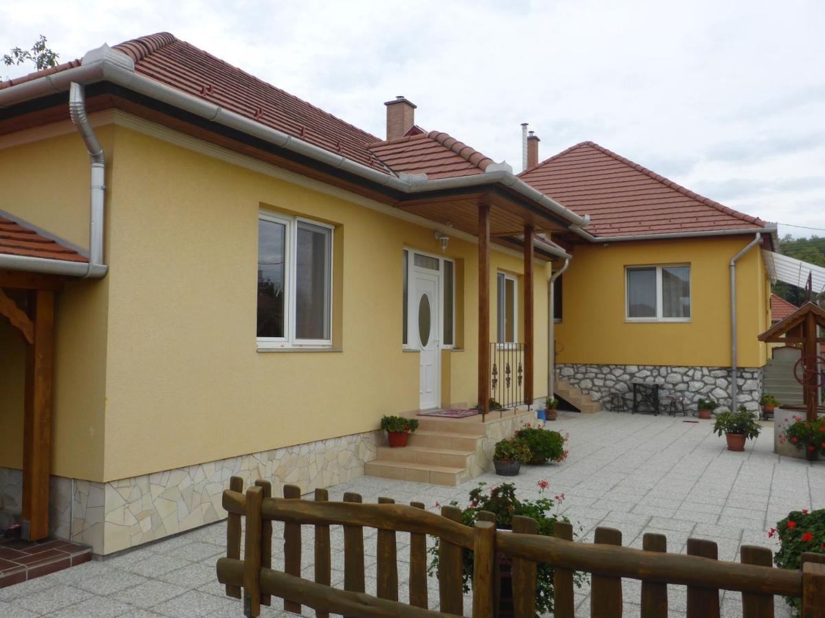 Napfény Apartman és Vendégház Egerszalók Esterno foto